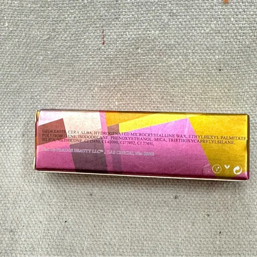 Matte lipstick bundle Honest Lip Crayon in Sheer Petal and‎ Prados in Azucar